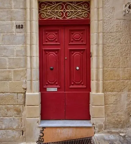 Lucky Star 203 By Vallettastay Valeta